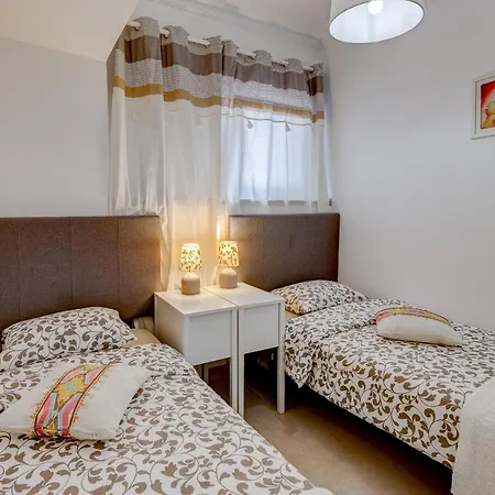 公寓 Two Bedroom Near The Ocean