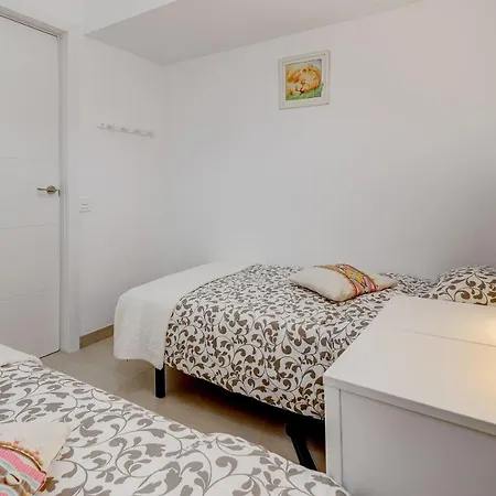 Two Bedroom Near The Ocean * 美洲海滩