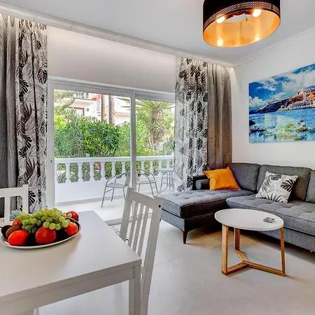 Apartman Two Bedroom Near The Ocean