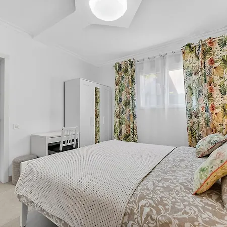 Two Bedroom Near The Ocean Appartement *